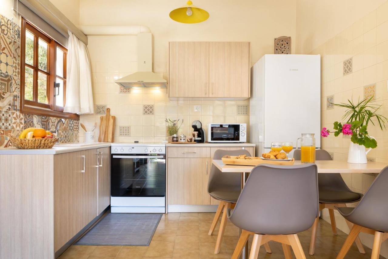 Avra Apartments Каливес Экстерьер фото